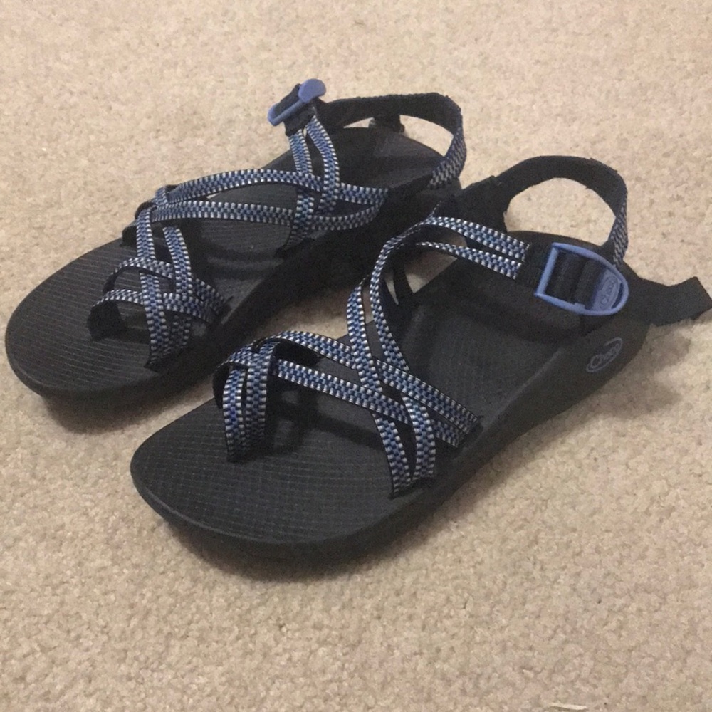 Women’s CHACO sandals!!